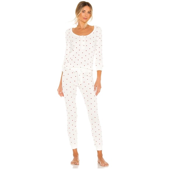 NWT Revolve Plush Thermal White Pajama With Red Hearts + Scrunchie Set Size S